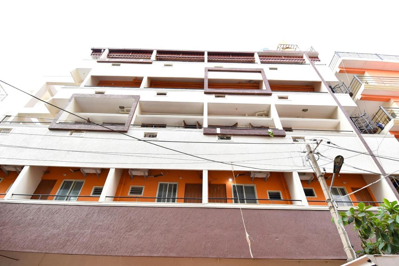 Hotel Oyo 44065 Sri Krishna Nilaya Bangalore Esterno foto